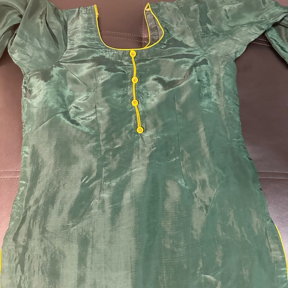 Patiala salwar suit - Picture 3 of 6